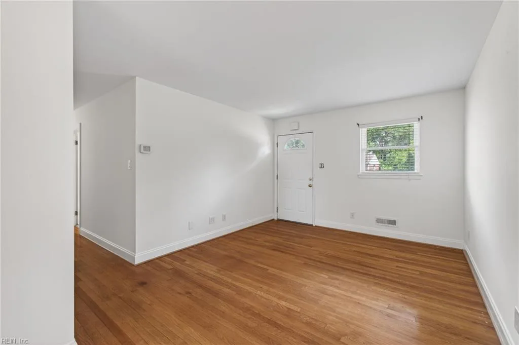 2833 David AVE, NORFOLK VA 23518 - Photo 5