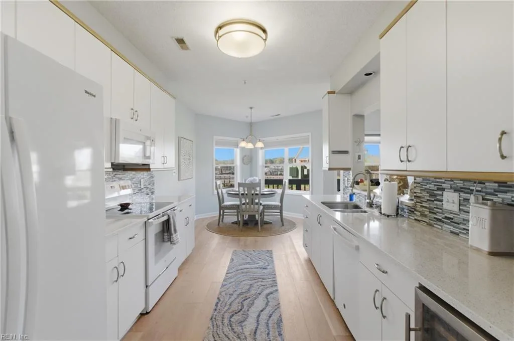 1024 Porte Harbour ARCH #104, HAMPTON VA 23664 - Photo 4