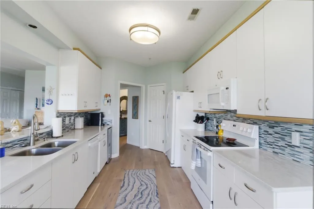 1024 Porte Harbour ARCH #104, HAMPTON VA 23664 - Photo 5