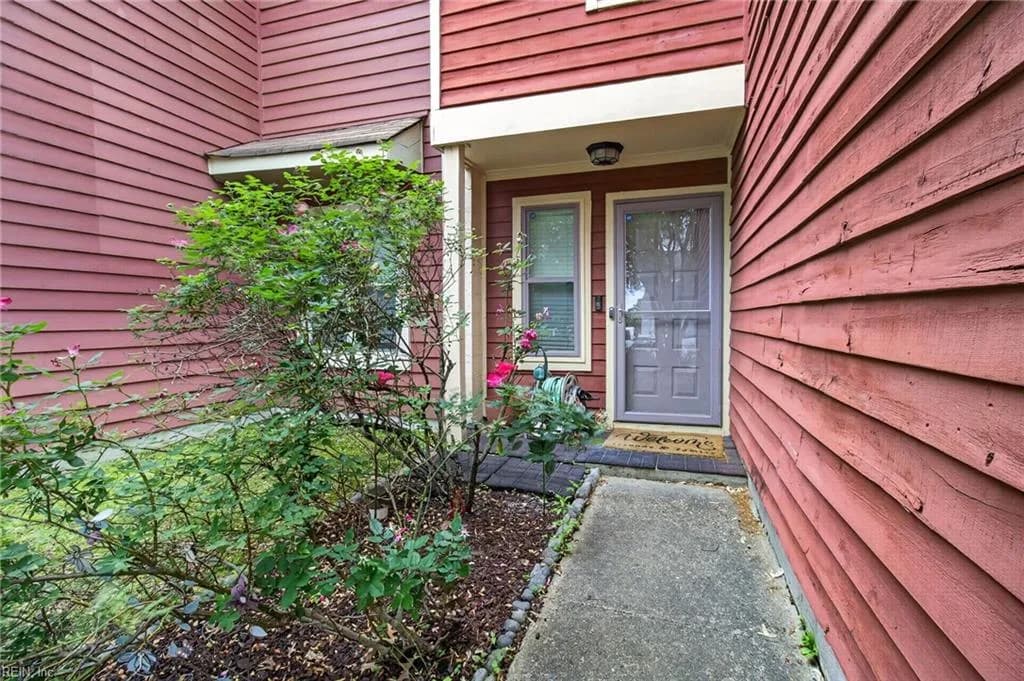 317 Elderwood CT, VIRGINIABEACH VA 23462 - Photo 3
