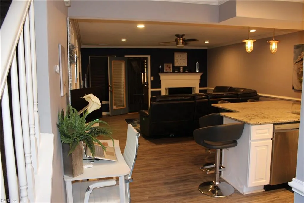 20 Corwin CIR, HAMPTON VA 23666 - Photo 3