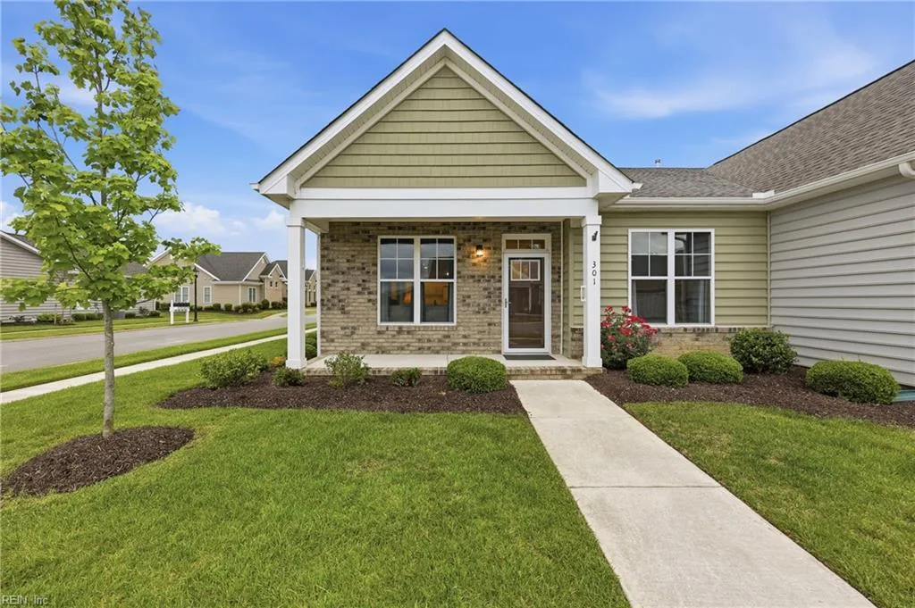 301 Cathedral ST, SMITHFIELD VA 23430