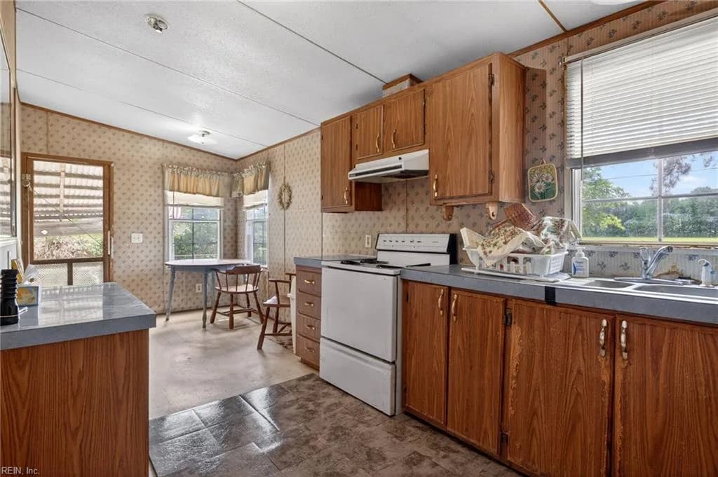 169 Lummis RD, SUFFOLK VA 23434 - Photo 5
