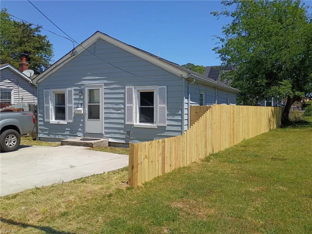 6 Salem ST, HAMPTON VA 23669 - Photo 2