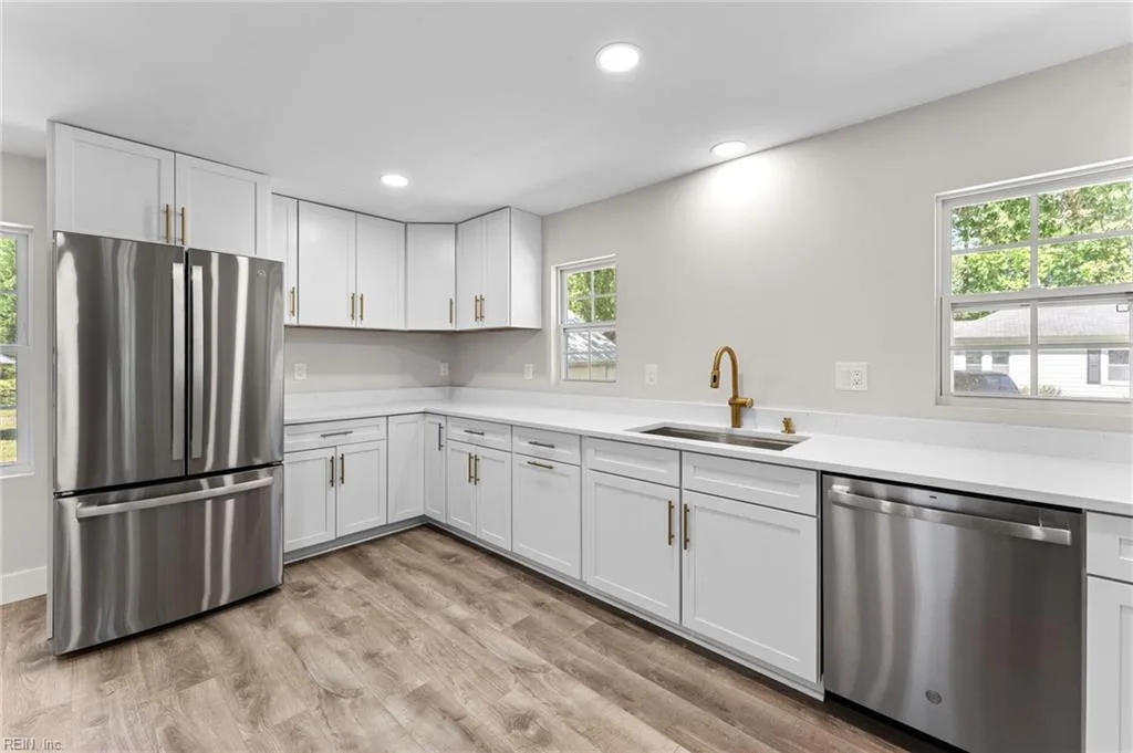 9481 Maryus RD, HAYES VA 23072 - Photo 5
