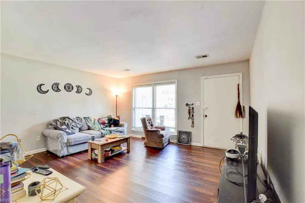 4268 Grove CT, VIRGINIABEACH VA 23462 - Photo 3