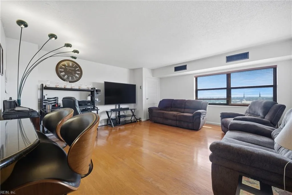 1 Crawford PW #1206, Portsmouth — 2 bed Residential, 1,070 sqft