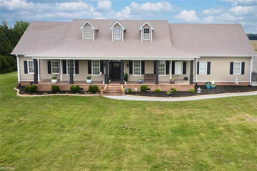 920 Beaver Dam RD, Chesapeake — 4 bed Residential, 3,656 sqft