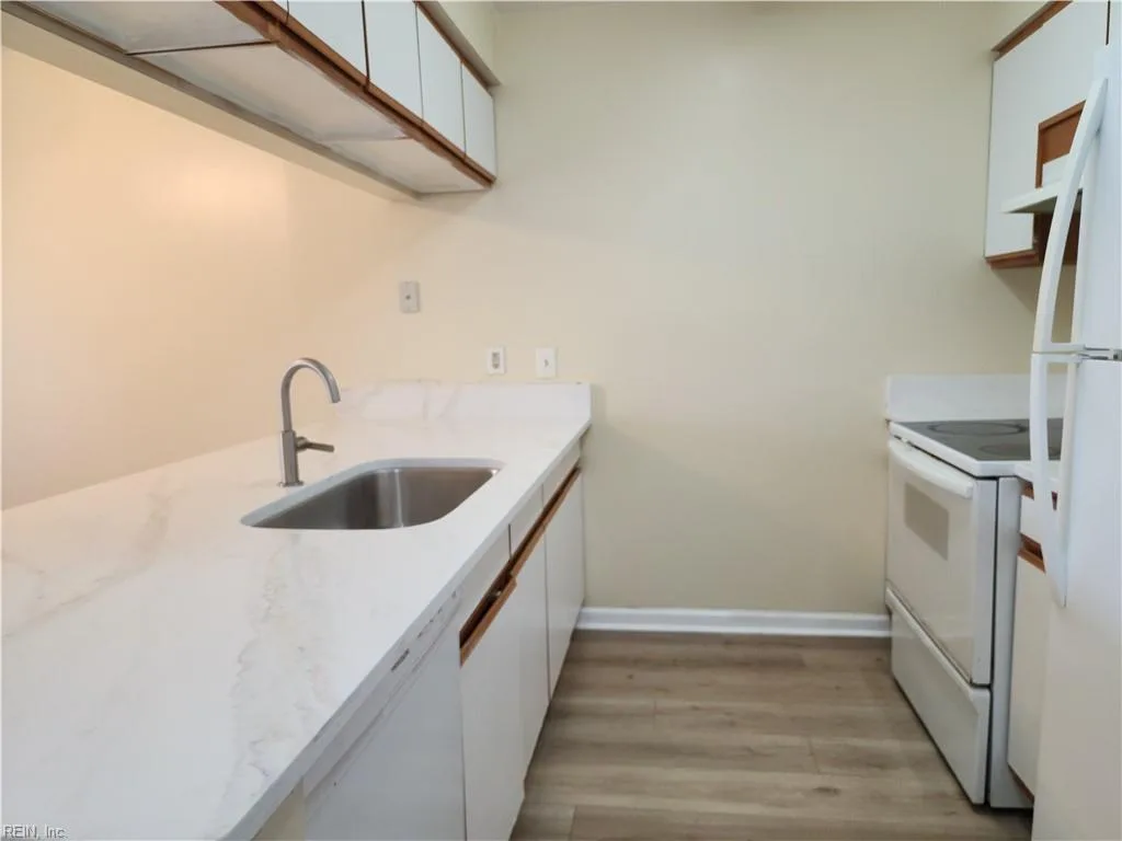 5326 Lake Victoria ARCH, VIRGINIABEACH VA 23464 - Photo 4
