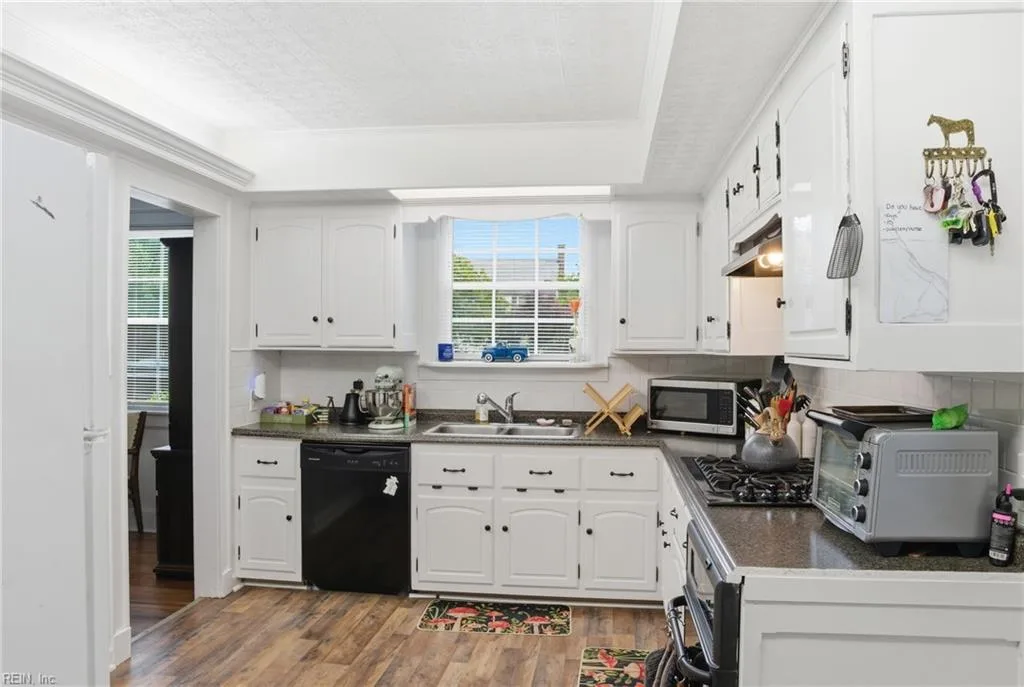 4405 Wake Forest RD, PORTSMOUTH VA 23703 - Photo 5