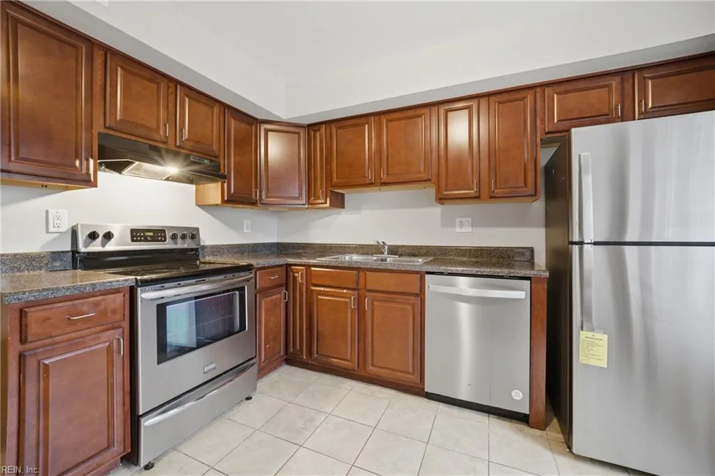 2215 Cannon DR, VIRGINIABEACH VA 23454 - Photo 5