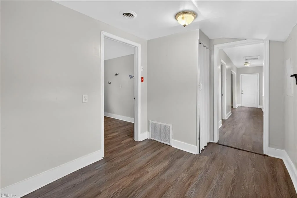 1108 N Mallory ST, HAMPTON VA 23663 - Photo 5