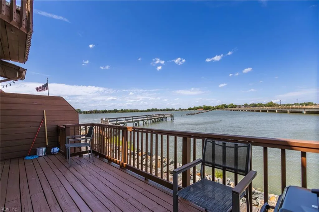 63 Waters Edge CIR, HAMPTON VA 23669 - Photo 2