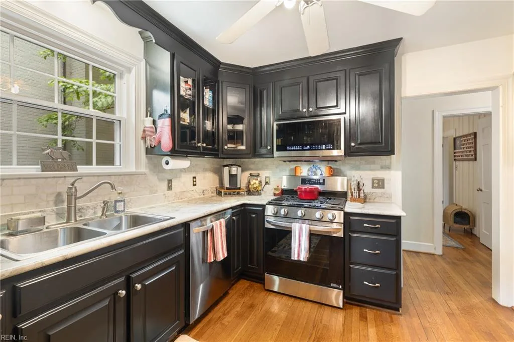 19 Brandon RD, NEWPORTNEWS VA 23601 - Photo 3