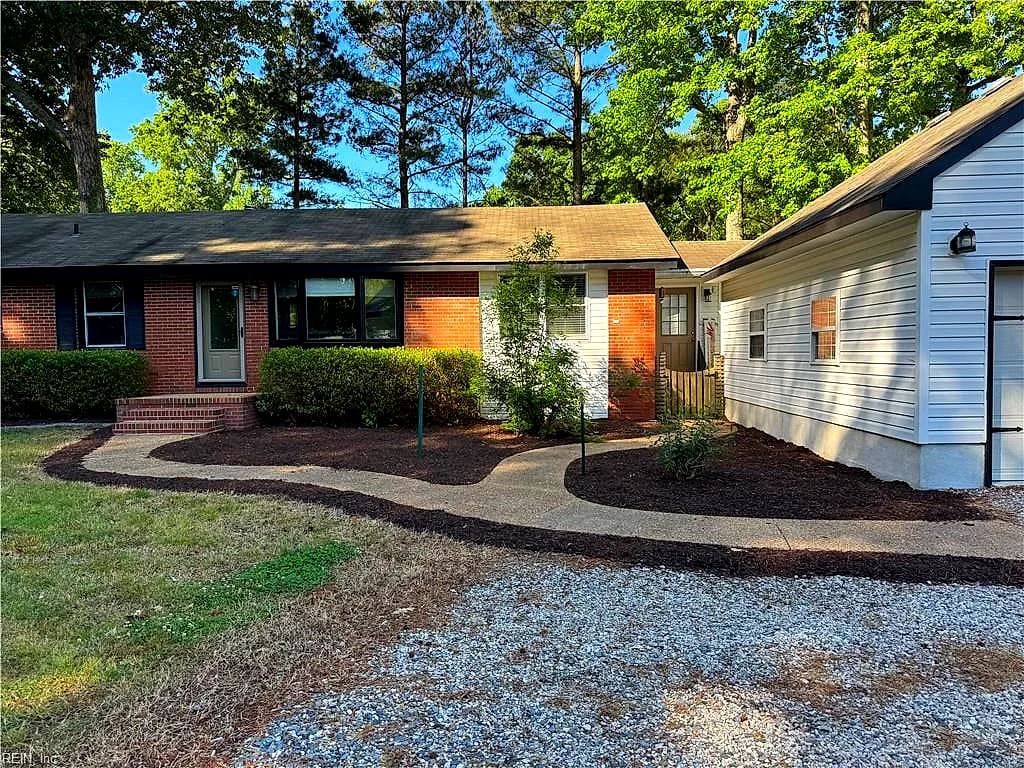 2013 Mill Landing RD, VIRGINIA BEACH VA 23457 - Main photo
