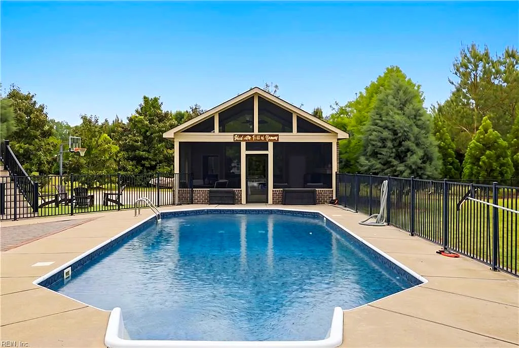 5409 Blackwater RD, VIRGINIA BEACH VA 23457