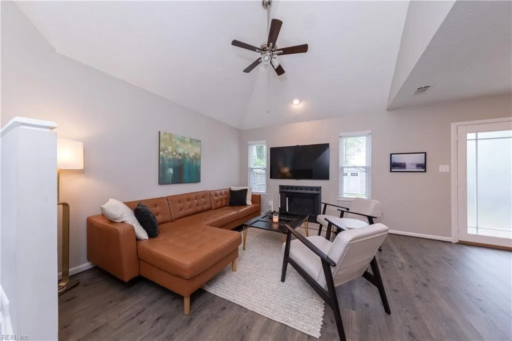 918 Woodcreek DR, NEWPORTNEWS VA 23608 - Photo 5