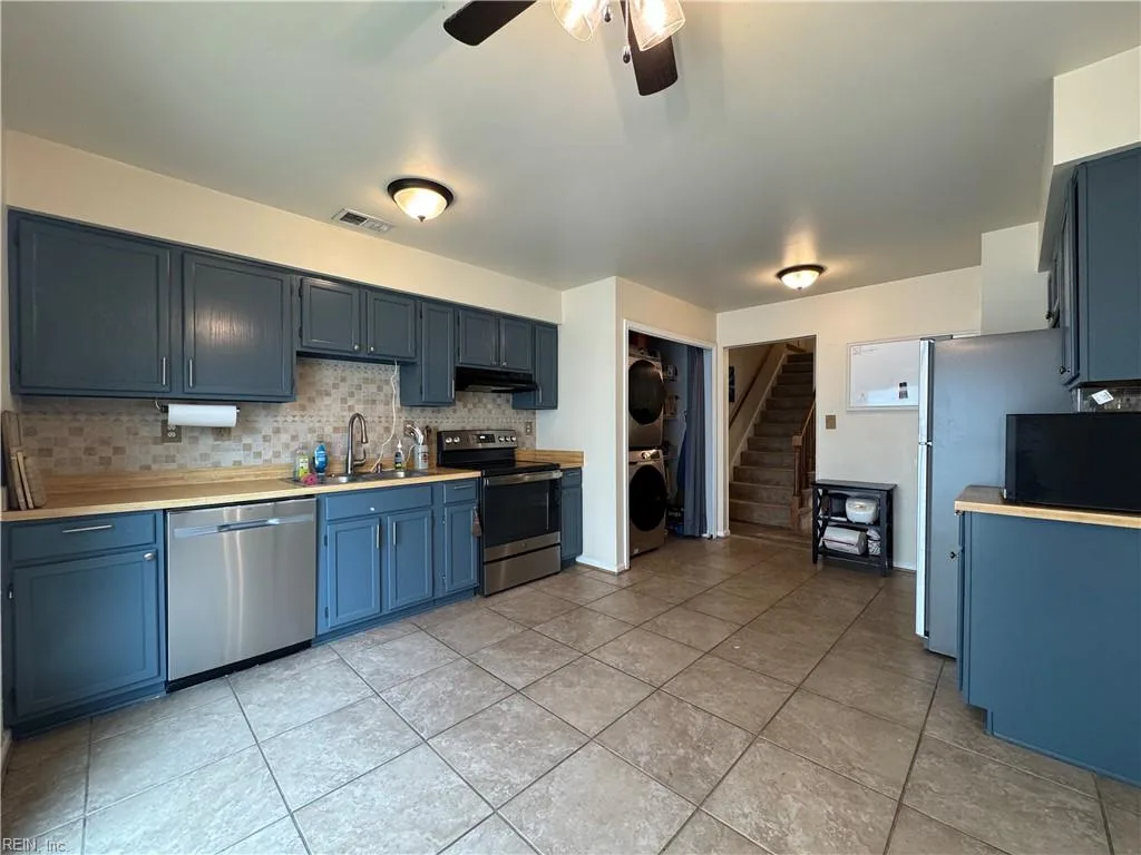 2561 Elon DR, VIRGINIABEACH VA 23454 - Photo 5