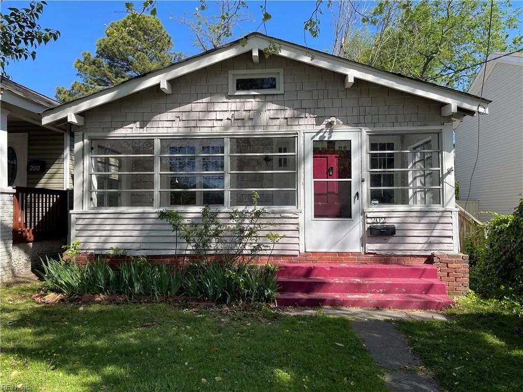 202 Glendale AVE, Norfolk — 2 bed Residential, 860 sqft