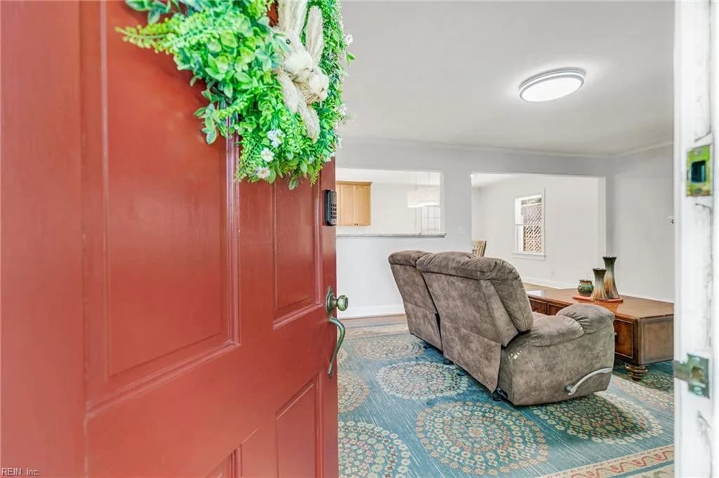 214 Selden RD, NEWPORTNEWS VA 23606 - Photo 4