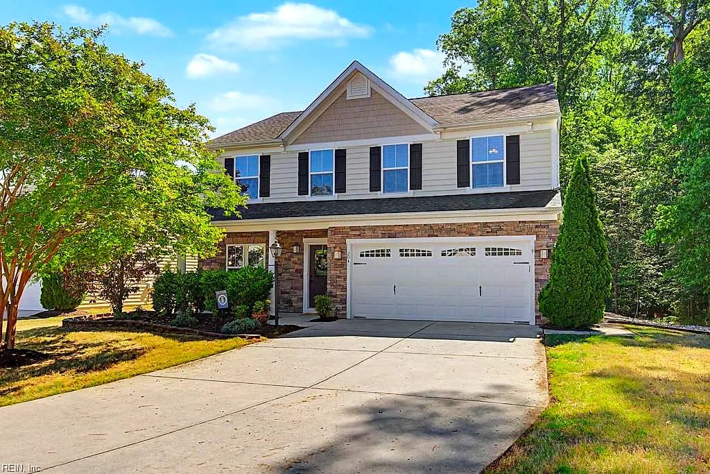 204 Christopher LN, Williamsburg — 3 bed Residential, 2,721 sqft