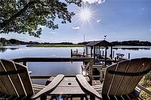 2775 Shell RD, GLOUCESTER VA 23061