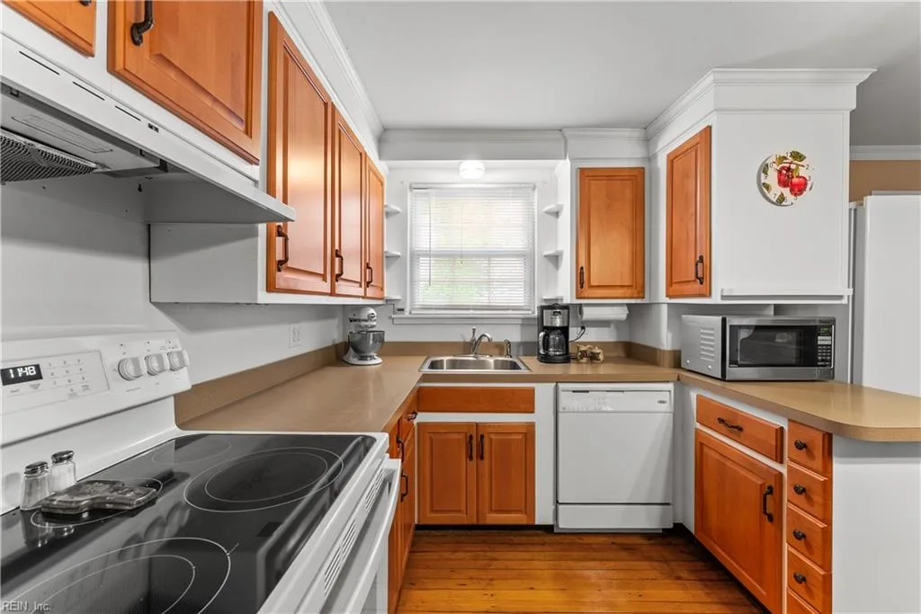 21 Main ST, WACHAPREAGUE VA 23480 - Photo 4