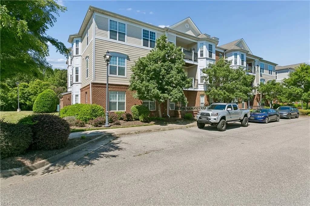 637 Claire LN, NEWPORTNEWS VA 23602 - Main photo