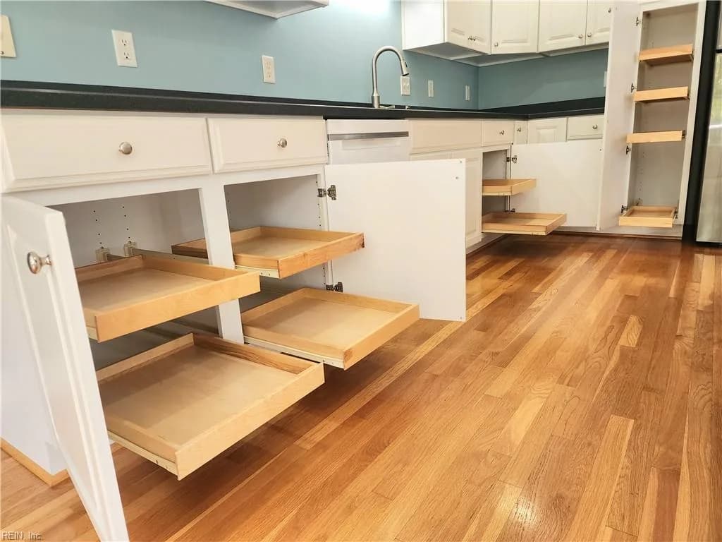 8270 Little England RD, HAYES VA 23072 - Photo 3
