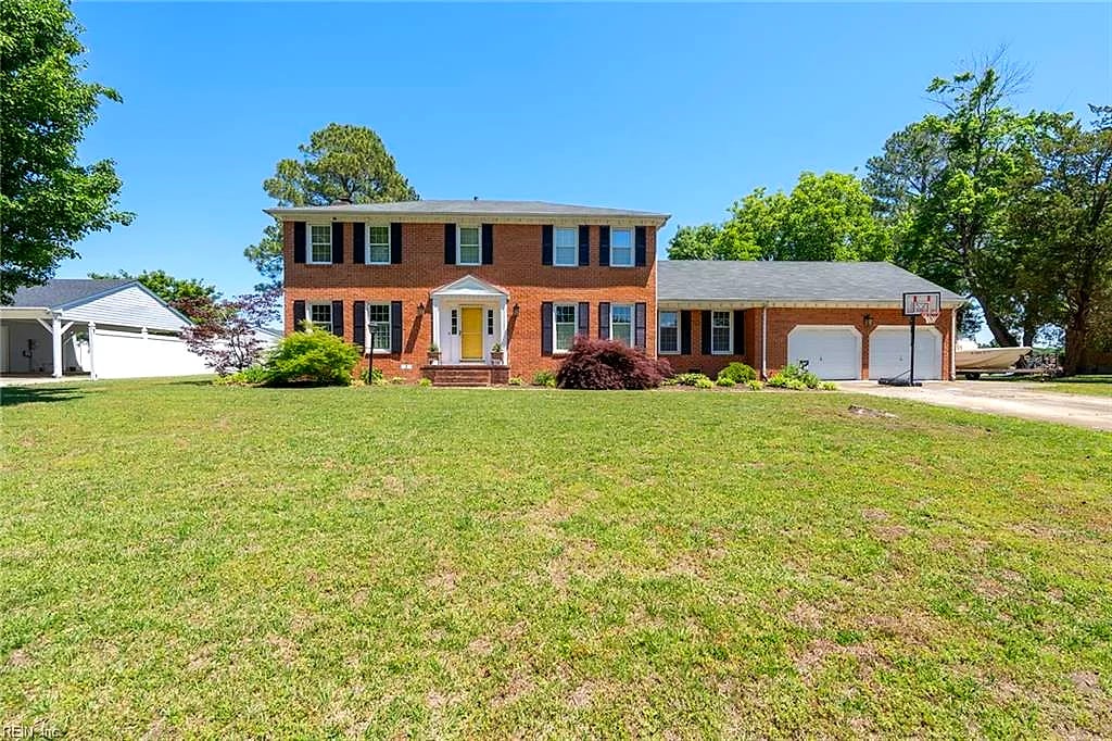 159 Yorkshire RD, Portsmouth — 6 bed Residential, 2,866 sqft