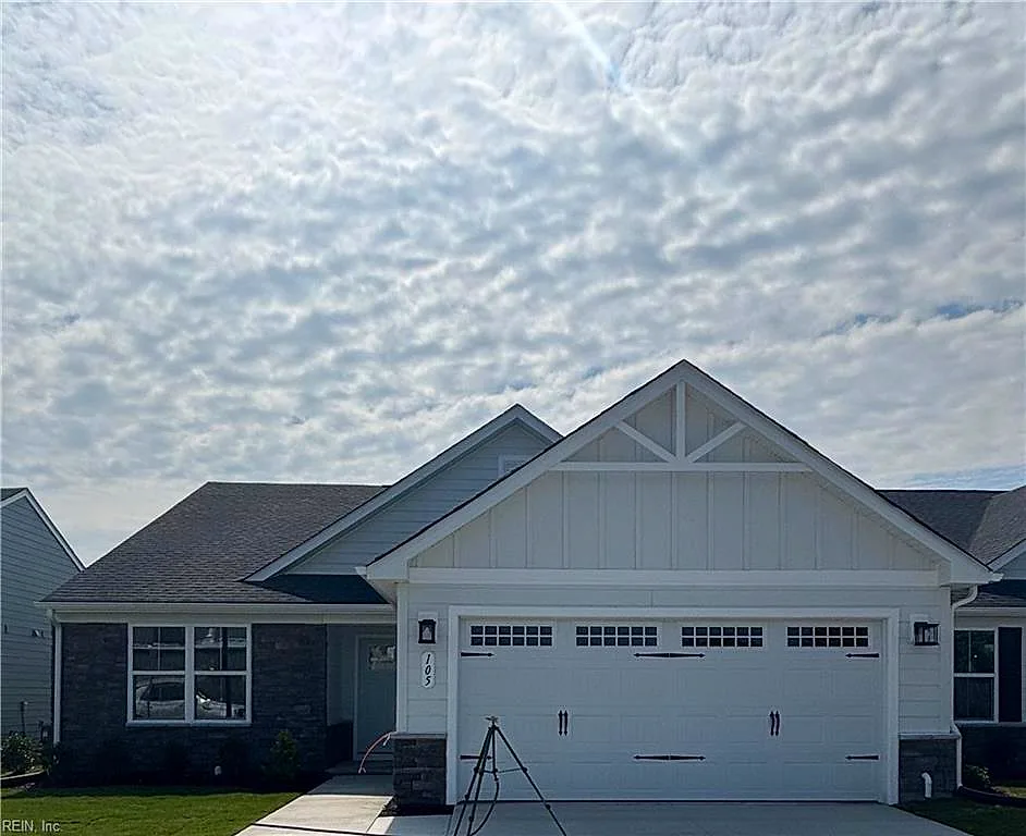105 Kini LN, Suffolk — 2 bed Residential, 1,527 sqft