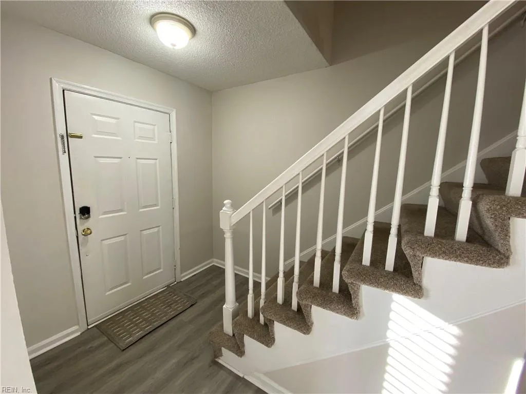1944 Darnell DR, VIRGINIABEACH VA 23455 - Photo 3