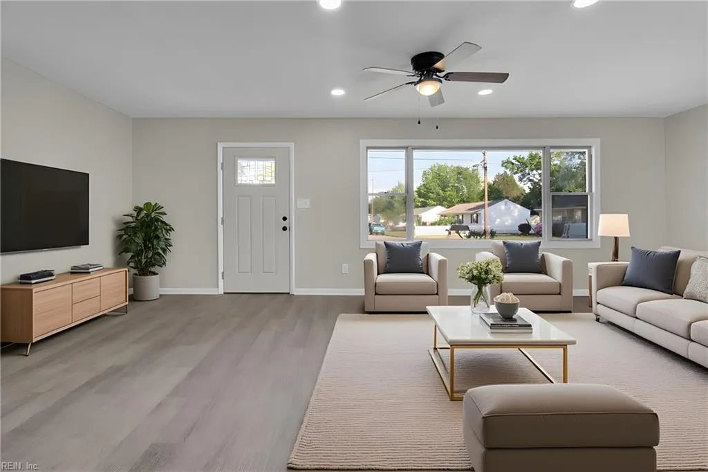 35 Leicester TER, HAMPTON VA 23666 - Photo 4