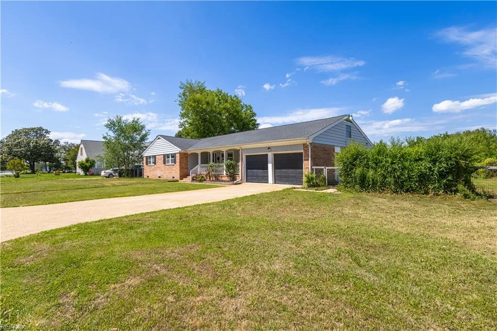414 Shoreline DR, HAMPTON VA 23669