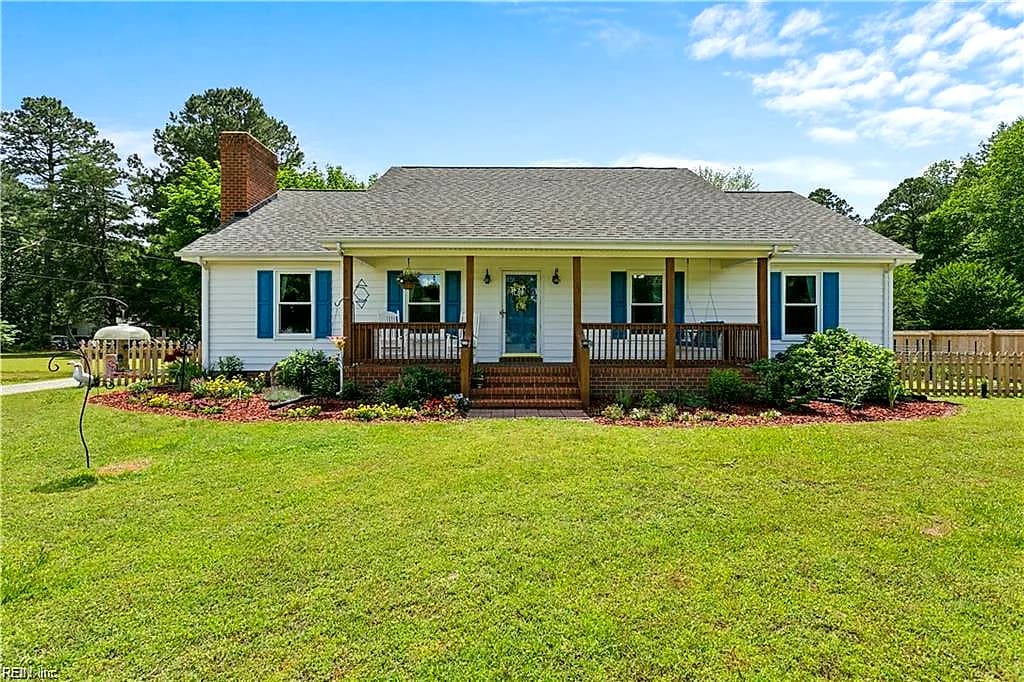 5786 Booker LN, GLOUCESTER VA 23061 - Main photo