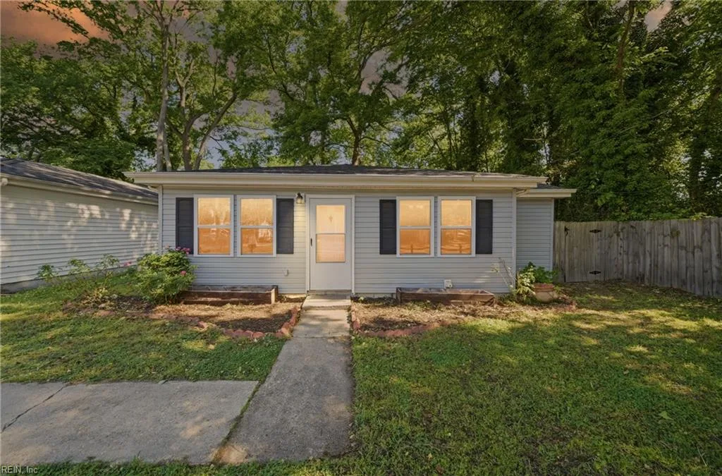 1026 Avenue H NONE, Norfolk — 3 bed Residential, 1,237 sqft