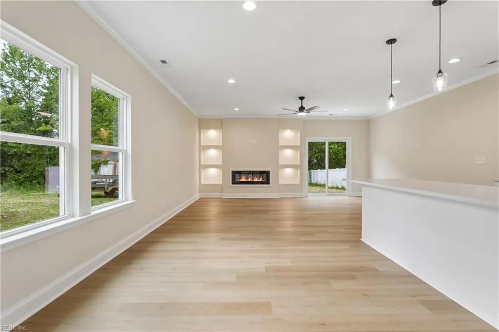 1122 E Pembroke AVE, HAMPTON VA 23669 - Photo 4