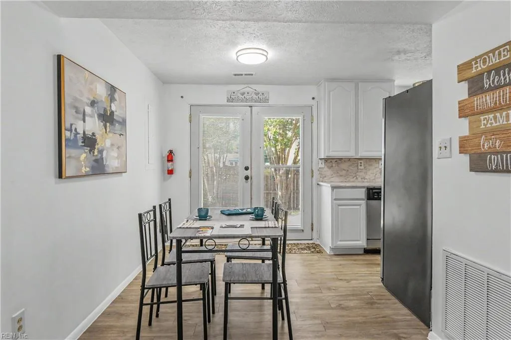 1304 Curtin CT, HAMPTON VA 23666 - Photo 5