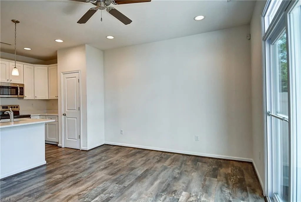 137 S Budding AVE, VIRGINIABEACH VA 23452 - Photo 4