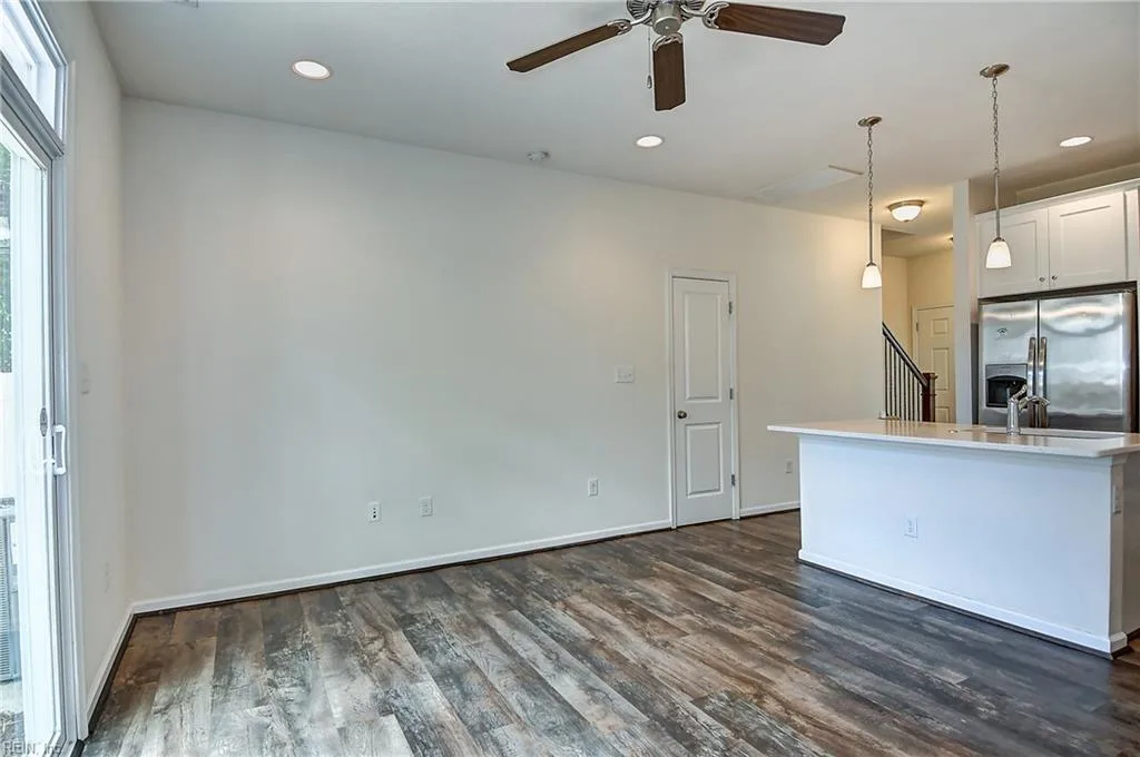 137 S Budding AVE, VIRGINIABEACH VA 23452 - Photo 5