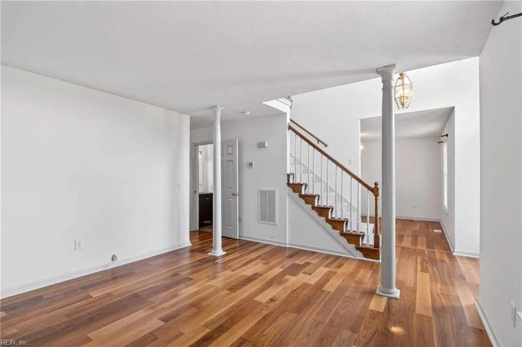 6478 Pocahontas LN, HAYES VA 23072 - Photo 5