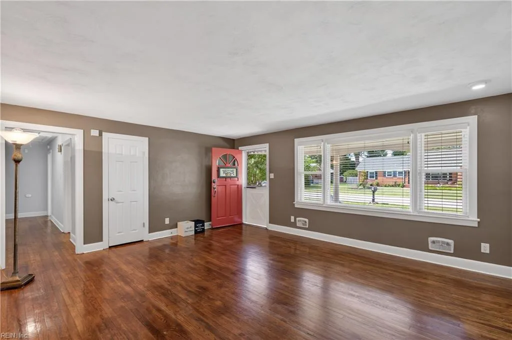 5701 Hawthorne LN, PORTSMOUTH VA 23703 - Photo 4