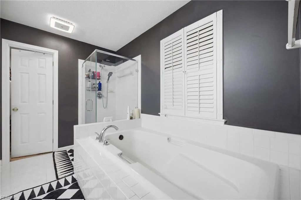 349 Manning LN, HAMPTON VA 23666 - Photo 3