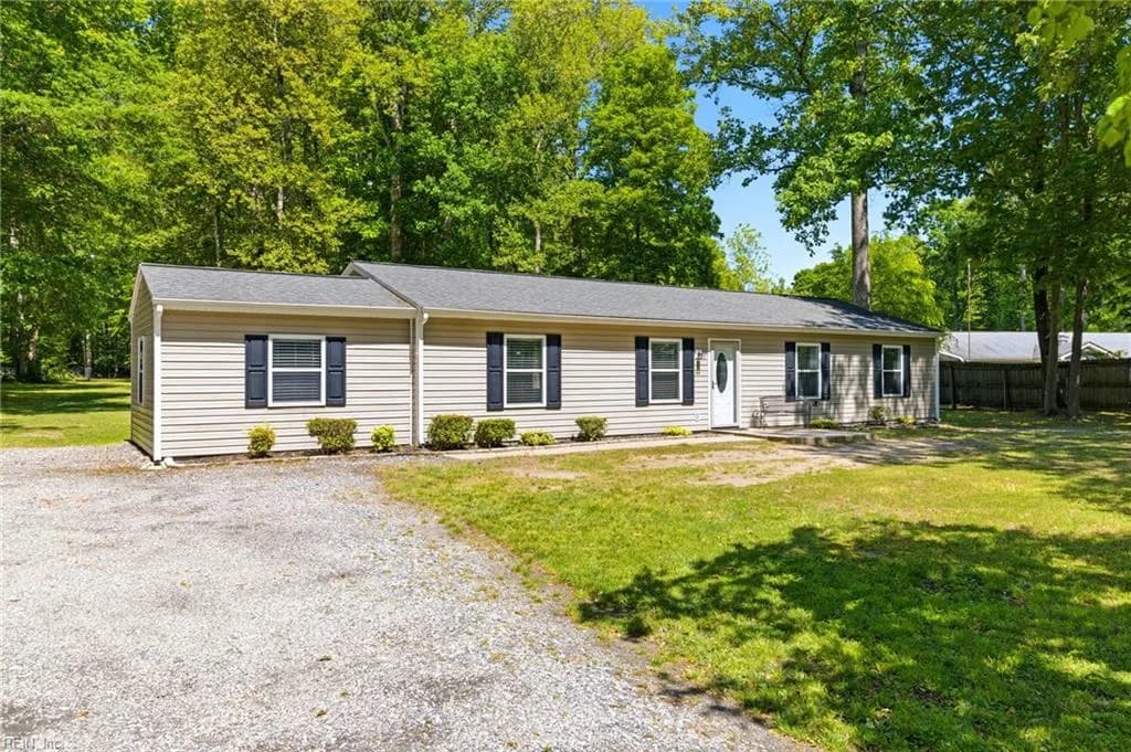 6571 Lake View DR, GLOUCESTER VA 23061 - Photo 2