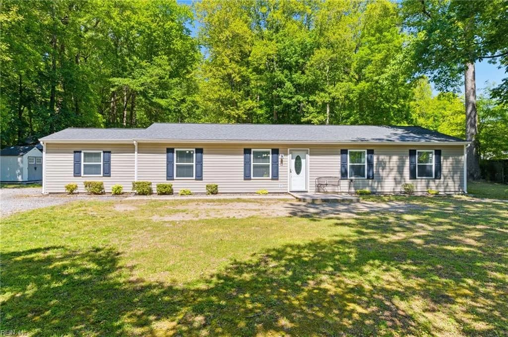 6571 Lake View DR, GLOUCESTER VA 23061 - Photo 3