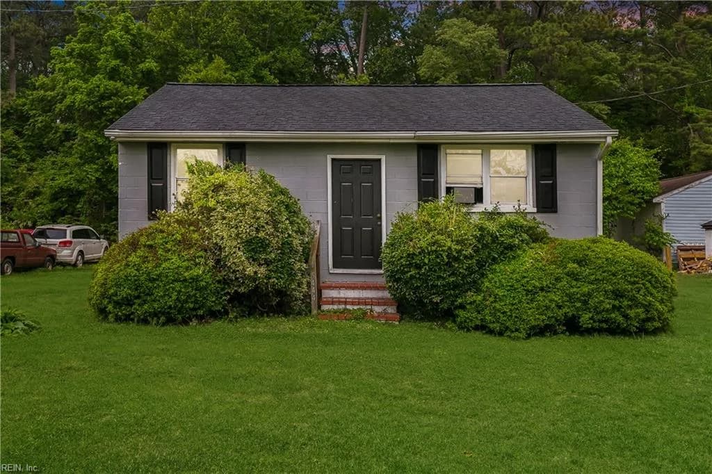 5444 Old Concord LN, GLOUCESTER VA 23061 - Main photo