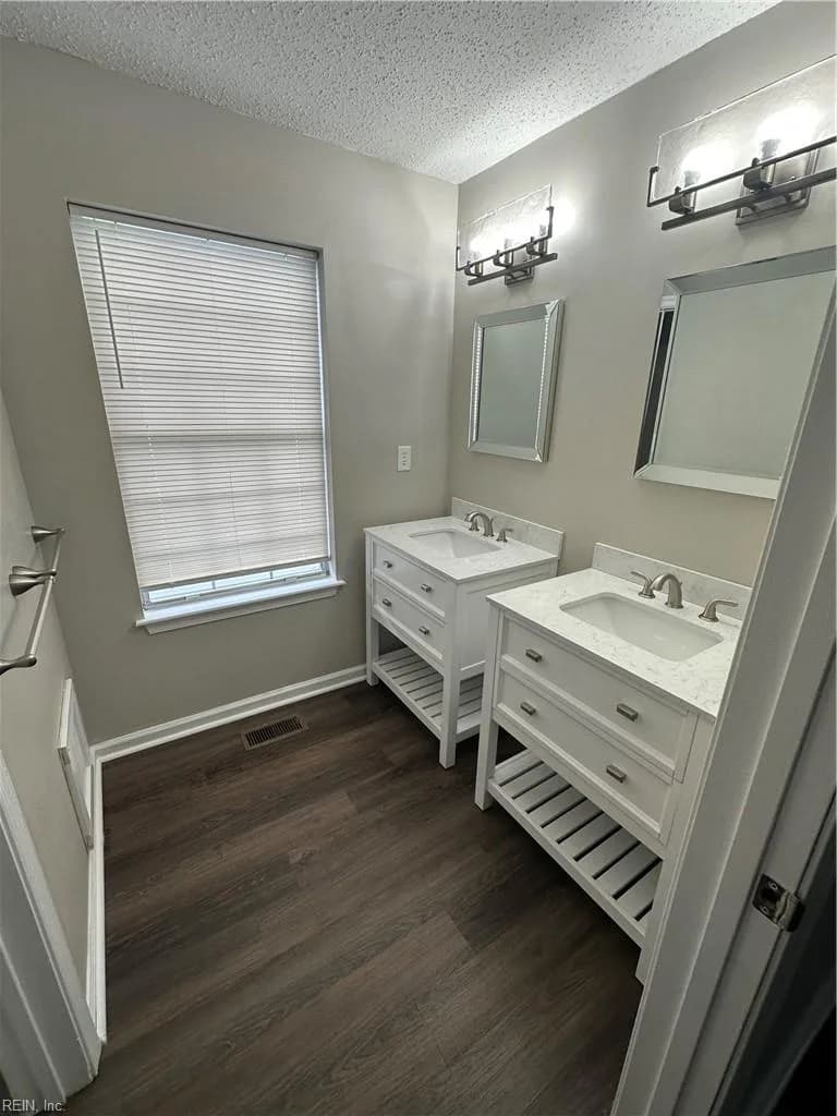 234 Ferdinand CIR, VIRGINIABEACH VA 23462 - Photo 5
