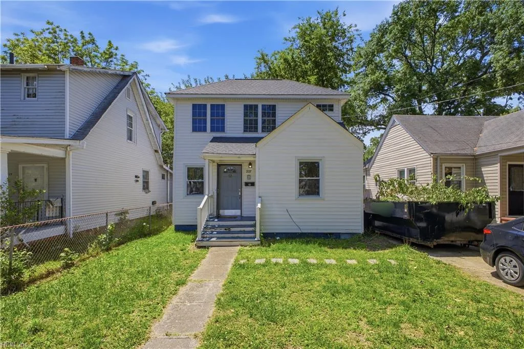 227 Beechwood AVE, Norfolk — 2 bed Residential, 1,176 sqft