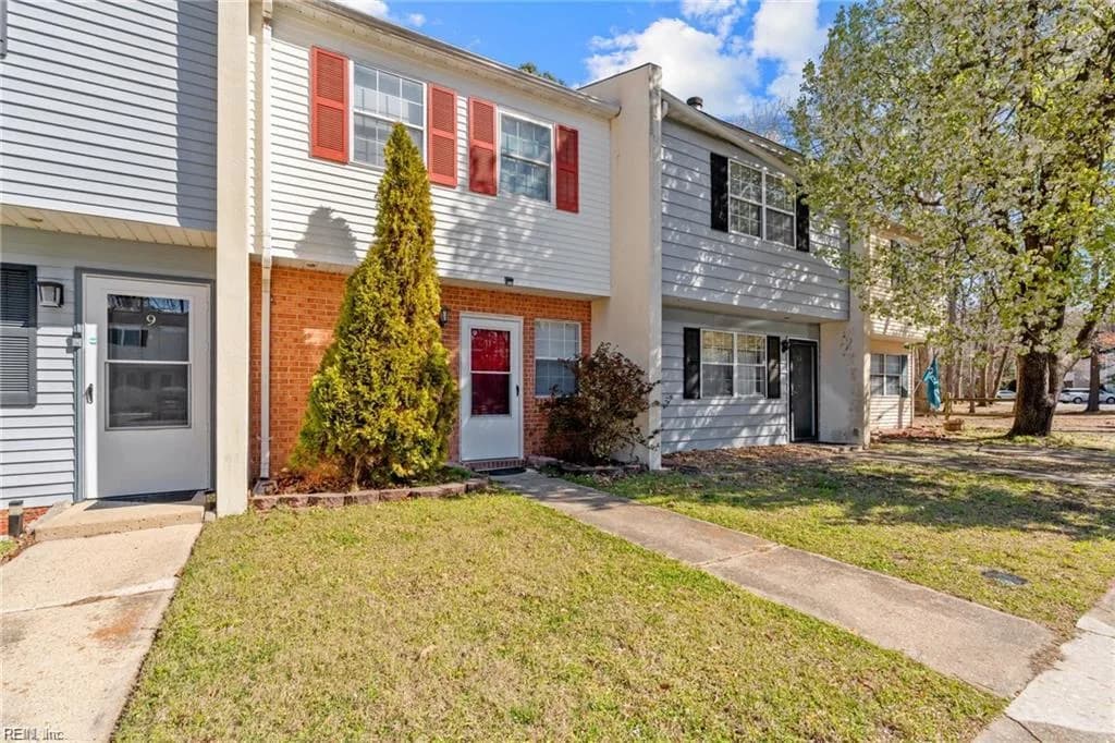 11 Betty Lee PL, NEWPORT NEWS VA 23602 - Main photo