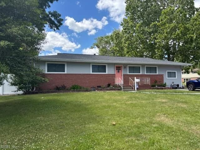 453 Caren DR, VIRGINIABEACH VA 23452 - Photo 2